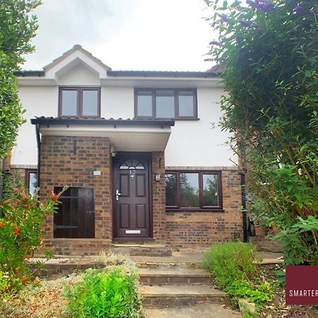 Guildford - 2 Bedroom House West Clandon エクステリア 写真