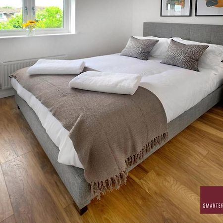 Guildford - 2 Bedroom House West Clandon エクステリア 写真