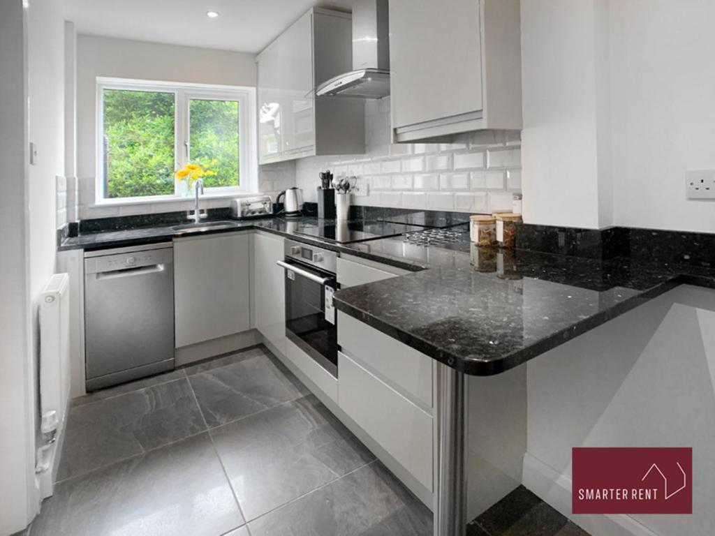 Guildford - 2 Bedroom House West Clandon エクステリア 写真